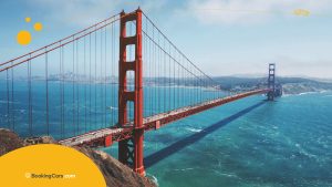 Vista panorámica del puente Golden Gate desde un mirador en San Francisco, California.